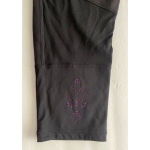 Ivivva Lululemon Capri Leggings Girls 14 Black Purple Cutouts Capri Yoga Pants